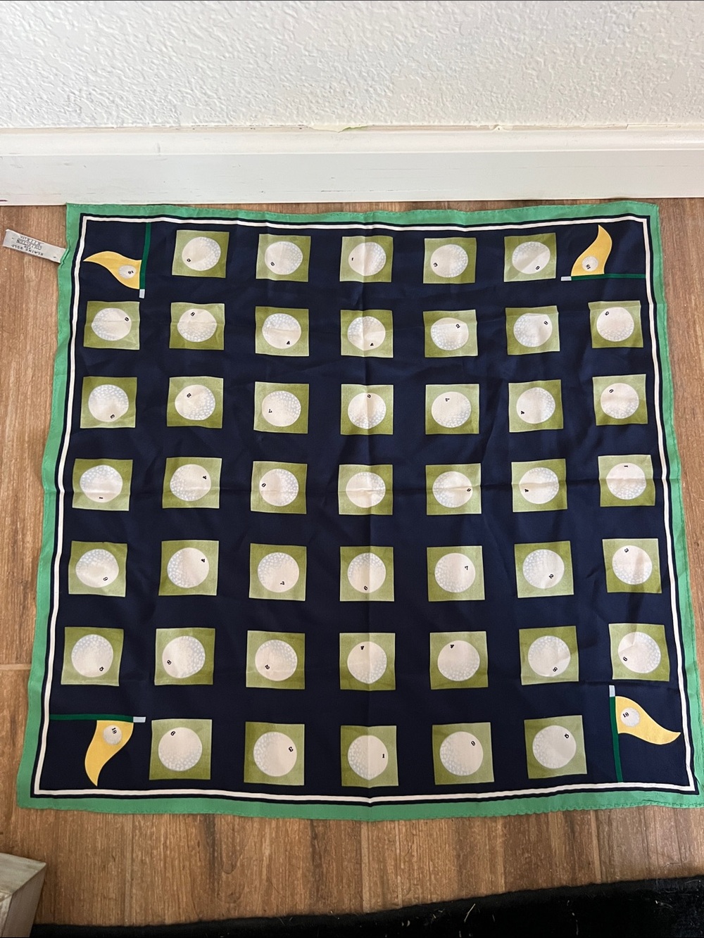 Silk scarf golf Elaine gold for collection xiix square chic